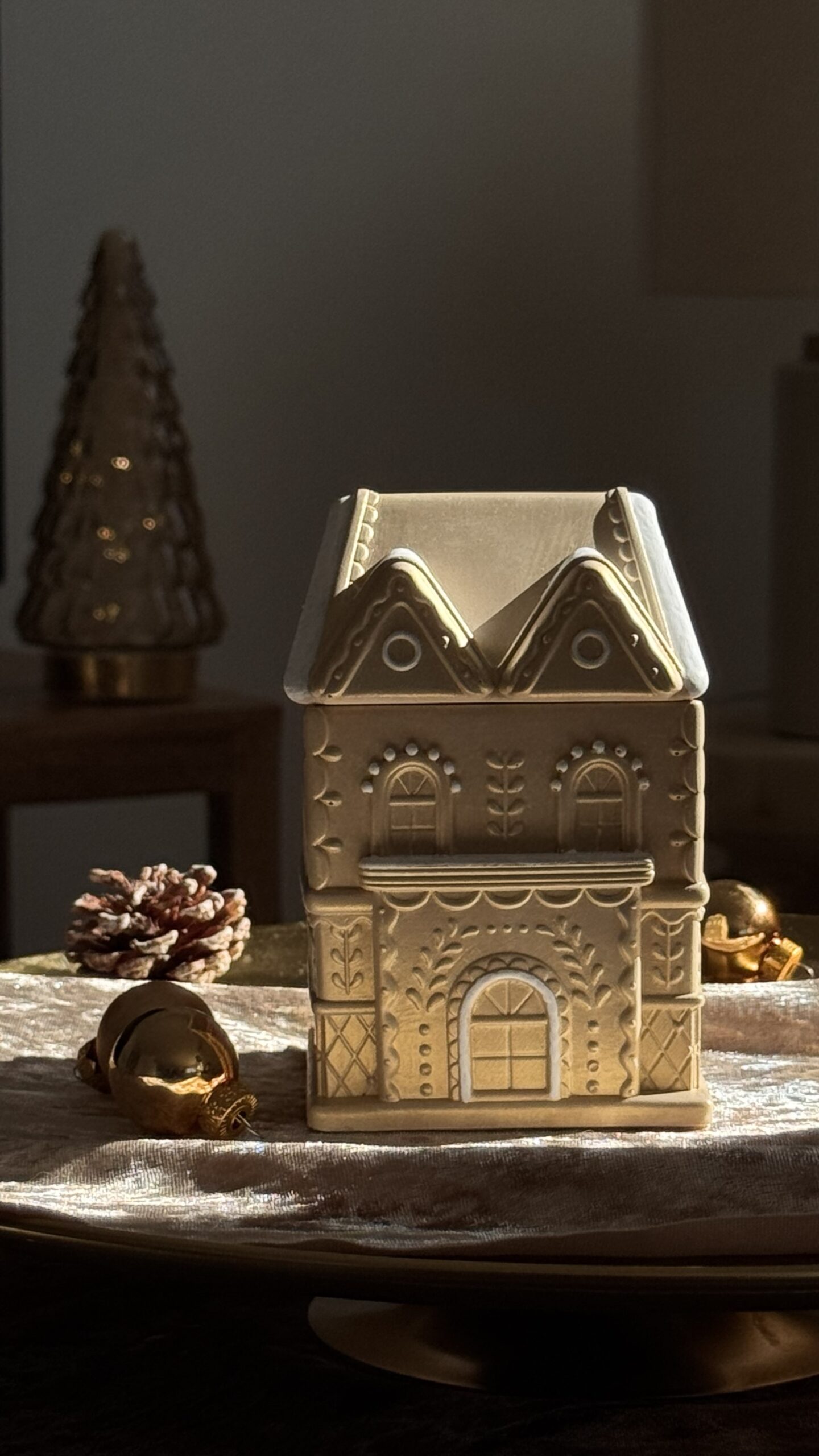 Bougie Gingerbread Cottage « Nacrée » – Image 10