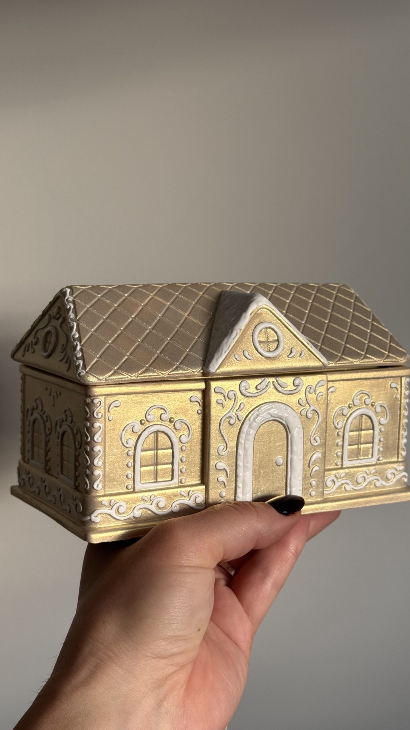 Bougie Gingerbread Cottage « Nacrée » – Image 3